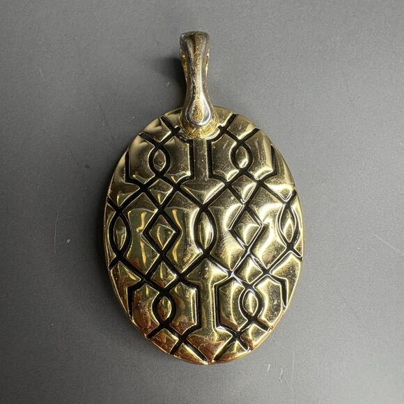 Premier Designs Mother of Pearl Enhancer Pendant Double Sided Magnetic - Picture 2 of 5